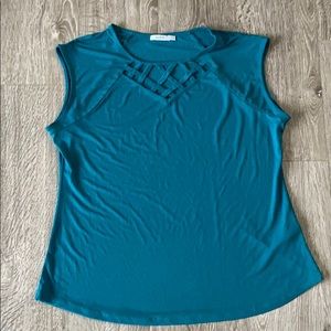 Womens half sleeved top.